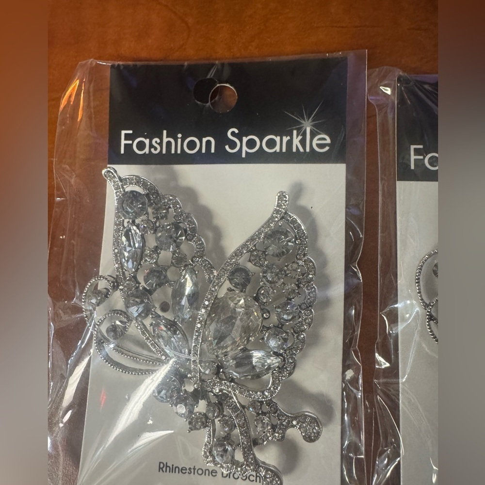 2 Silver Rhinestone Brooch - Picture 2 of 6